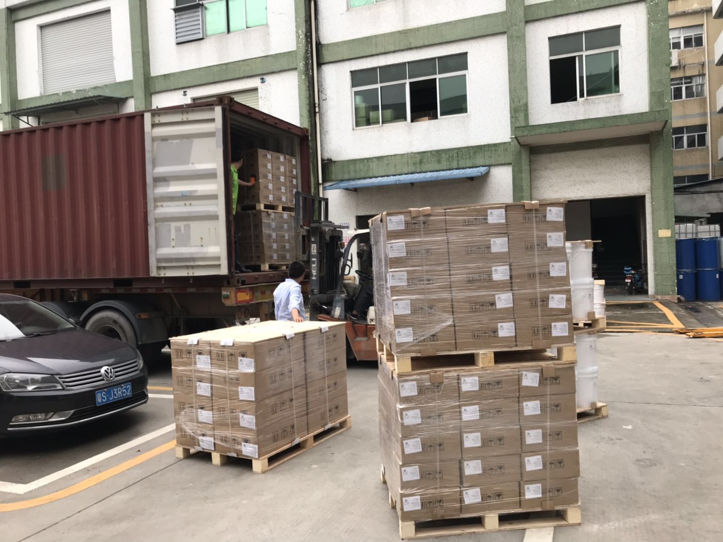 奮戰半月，液體硅膠準時(shí)出貨